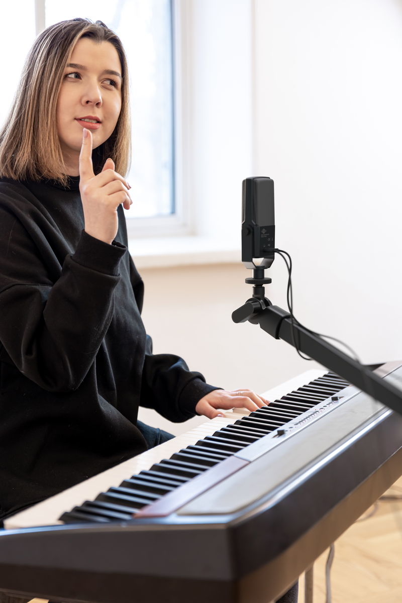 LUUCCO StreamPro-S1 Studio USB Condenser Microphone